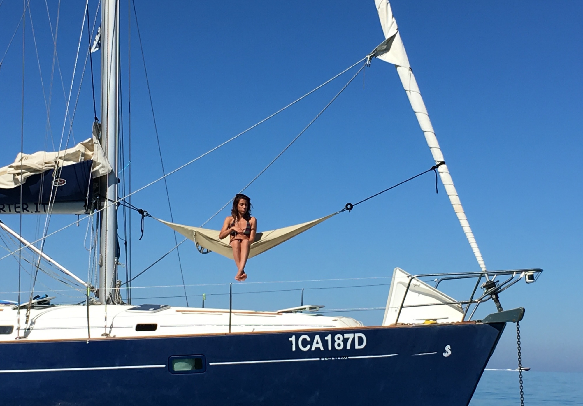 Oceanis 411 - Cagliari Sailing sail charter - sardegna